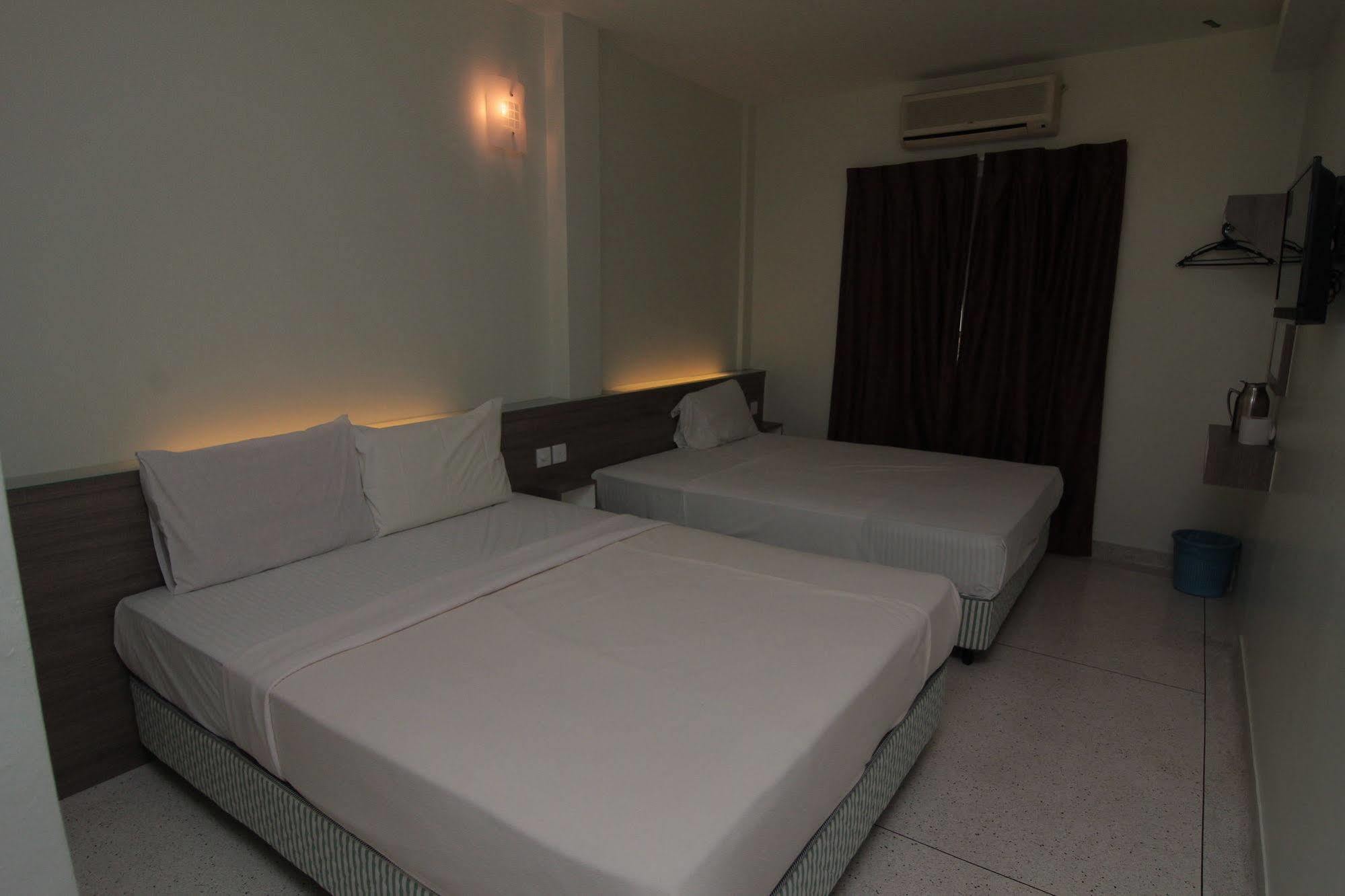 Azzahrah Rizq Hotel Malacca Esterno foto