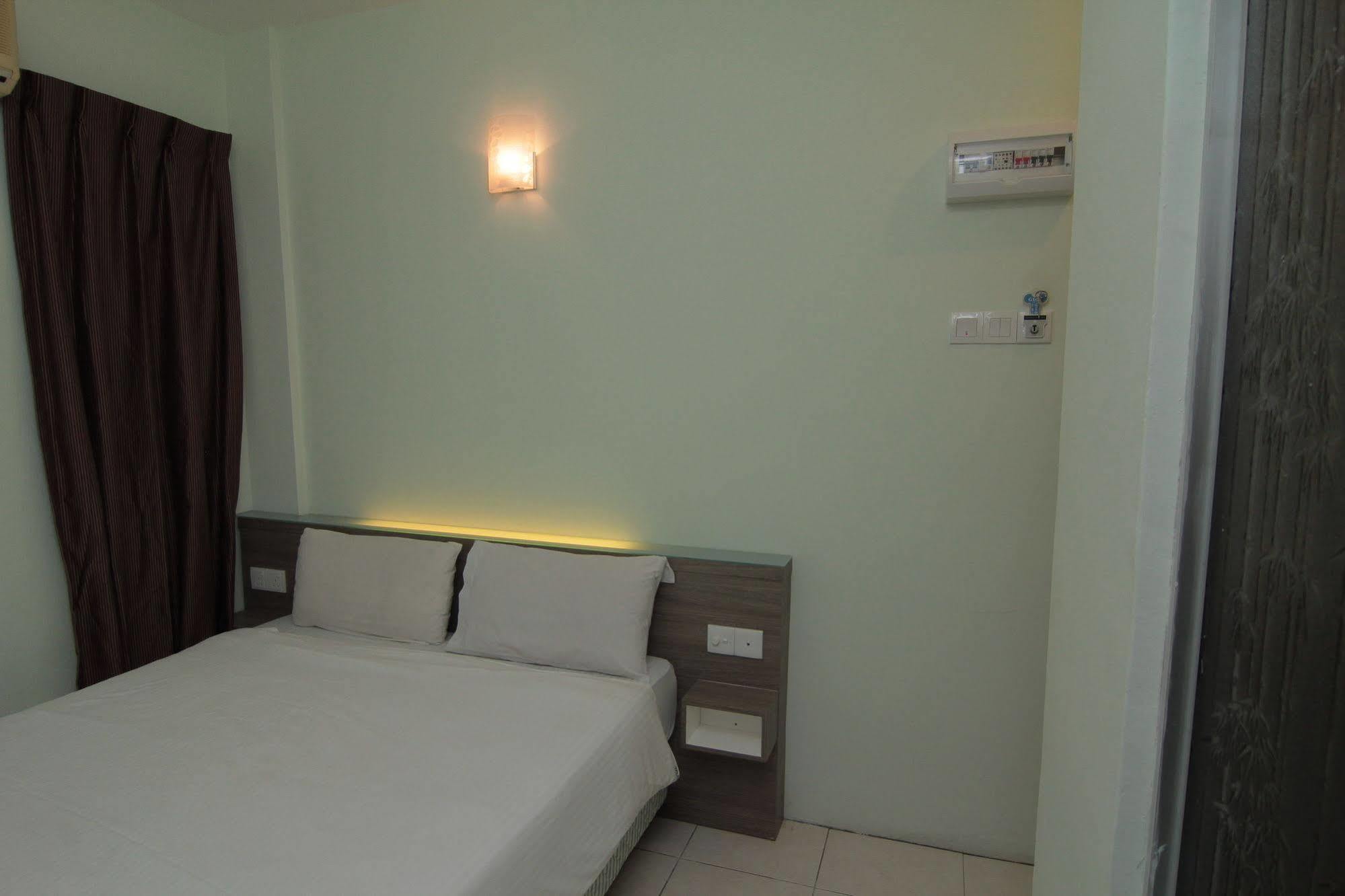 Azzahrah Rizq Hotel Malacca Esterno foto