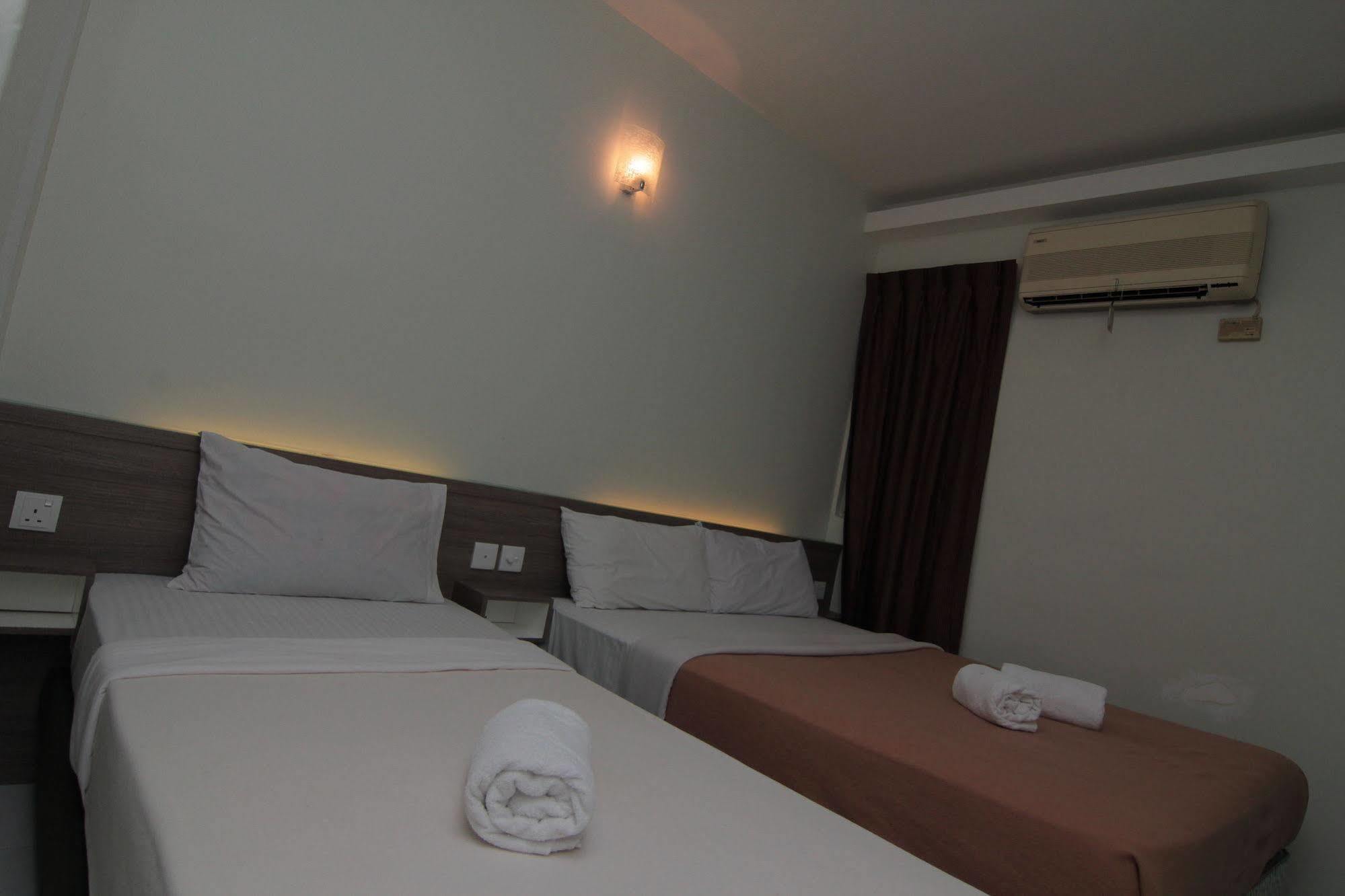 Azzahrah Rizq Hotel Malacca Esterno foto